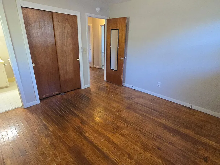 2233 Windsor Dr — Photo 26