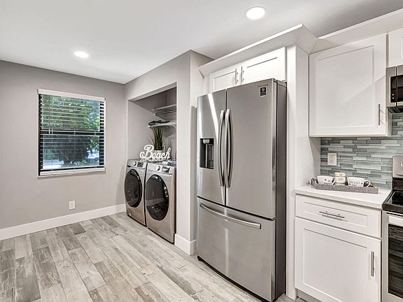 4th image of 2890 SW 22nd Circle #241d