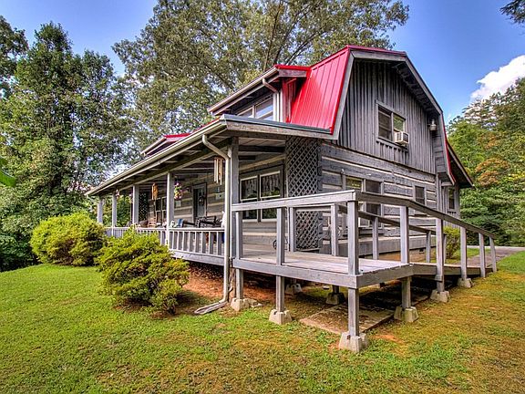 3rd image of 422 Autumn Ln