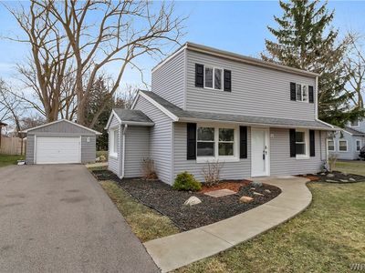 363 Country Pkwy, Williamsville, NY, 14221