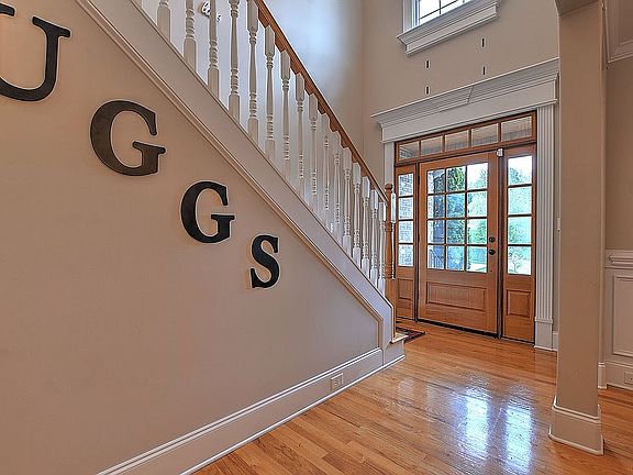 3rd image of 113 Highland Gate Dr