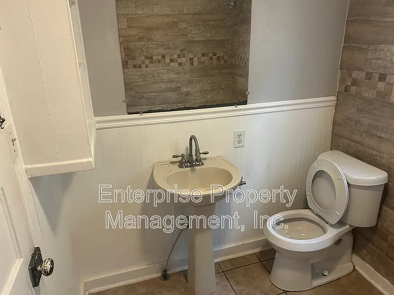 32 N Cooper St — Photo 16