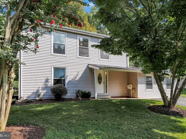 11517 Cherry Grove Dr, Gaithersburg, MD 20878