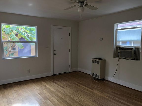 3rd image of 1335 N Harvard Blvd #1/2