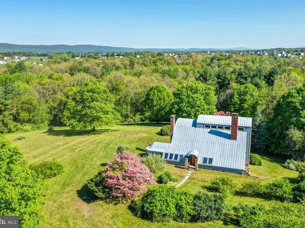 38822 Old Wheatland Rd, Waterford, VA 20197