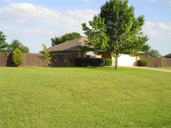3rd image of 635 Overland Dr