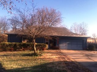 2727 Highland Cir, Rogers, AR 72756