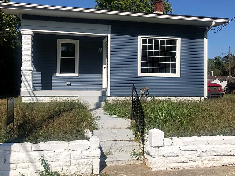 870 S 25th St — Photo 1