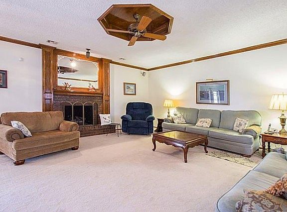 4th image of 1304 SW 111th Pl