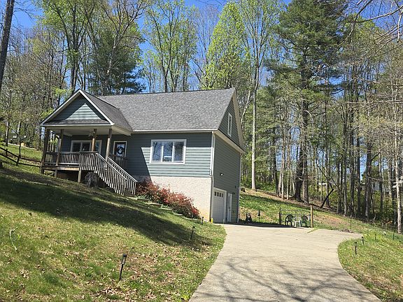 3rd image of 225 Breton Ridge Rd #B