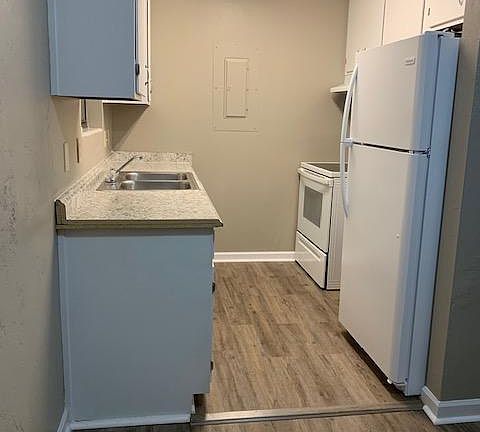 2nd image of 2018 Bradford Ct APT C