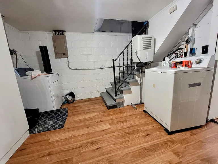 710 W Illinois St — Photo 19