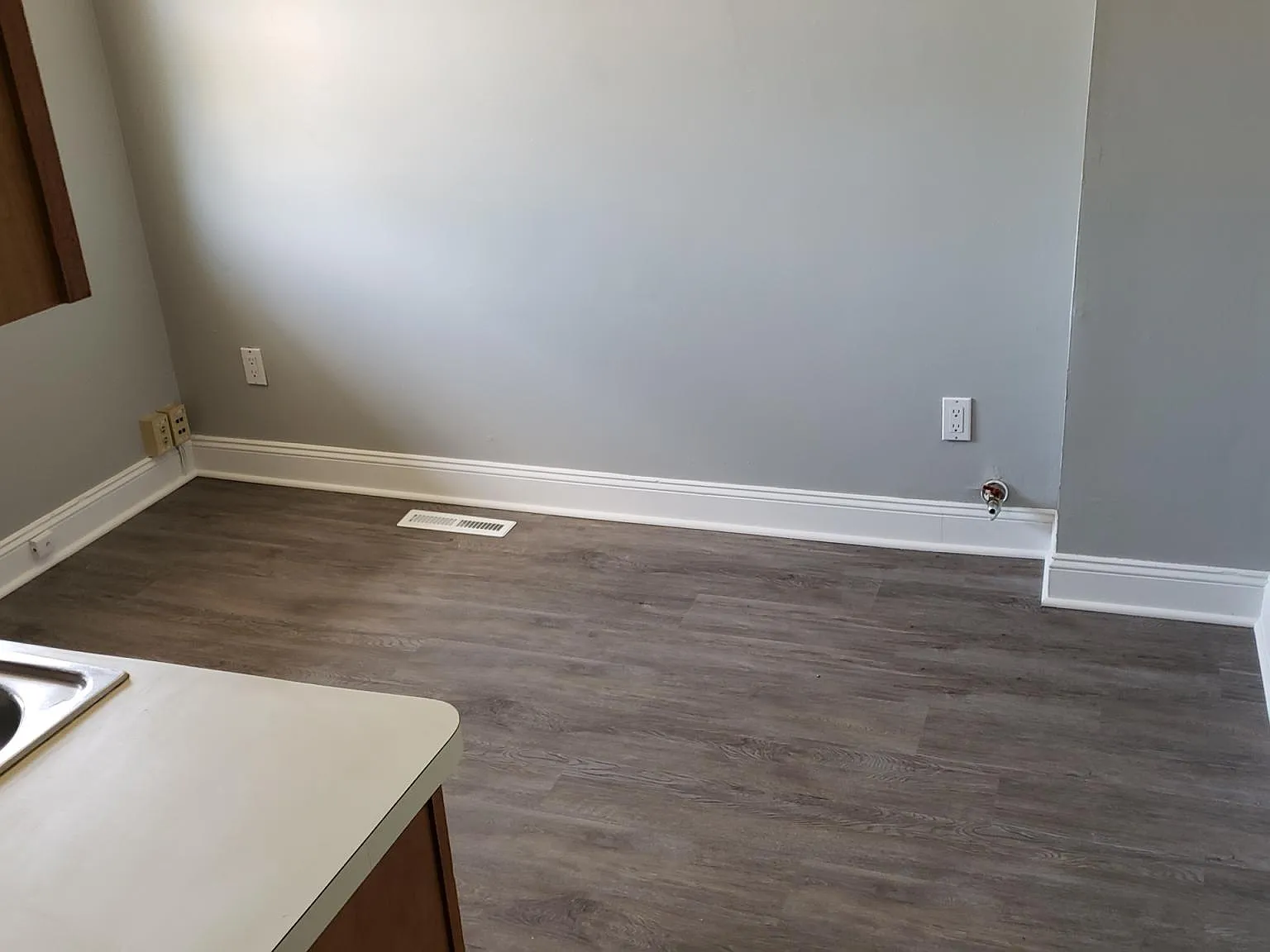 17003 Grovewood Ave — Photo 3