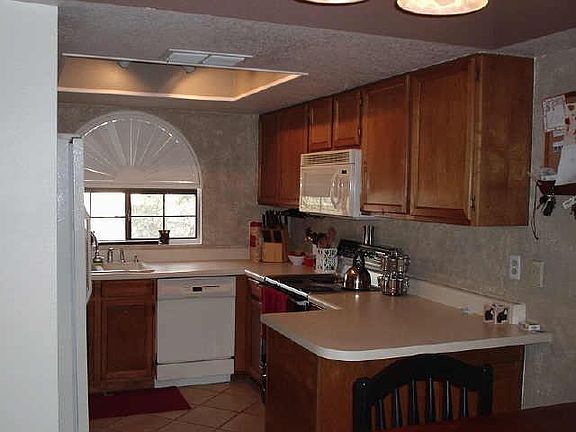 2nd image of 1905 E UNIVERSITY Drive #203