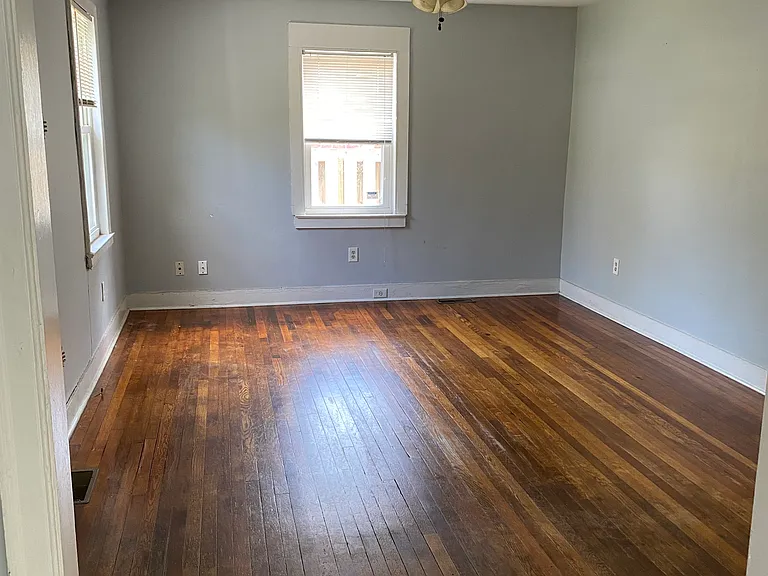 31 Yeadon Ave #A — Photo 3