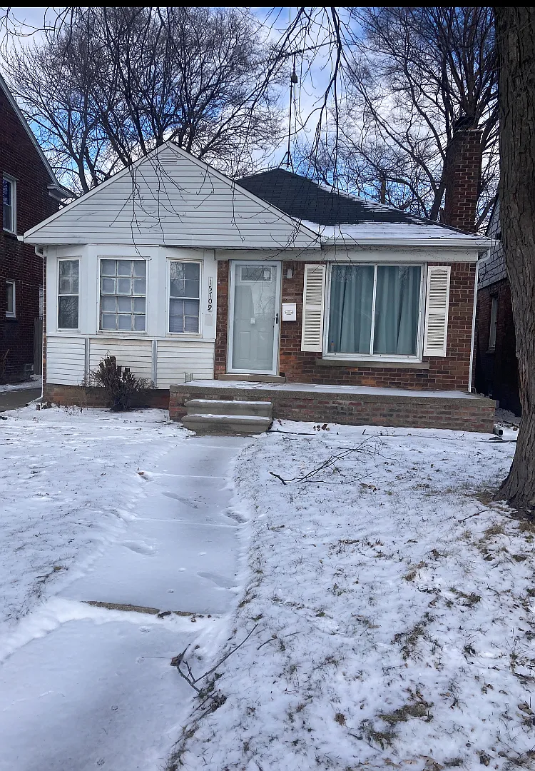 4 bed, 1100 sqft, $1,450 — Photo 1