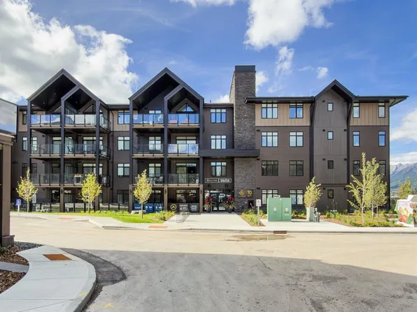 10 Cascade Dr #207, Bighorn No. 8, AB T1W 2W2