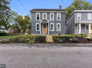 37 High St, Boiling Springs, PA 17007