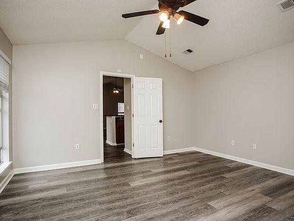 5th image of 7832 Sarah Ann Dr S