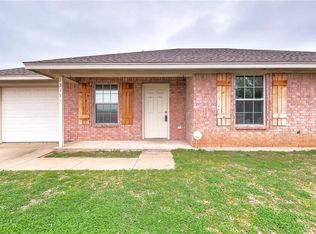 1311 Lynnwood Dr, Cleburne, TX 76033