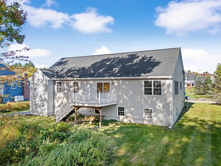 22 Maple Rd — Photo 13