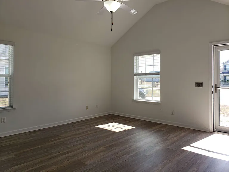 6 Drakie Ct — Photo 3