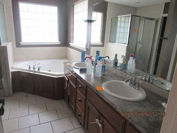 2nd image of 2717 Quarry Dr