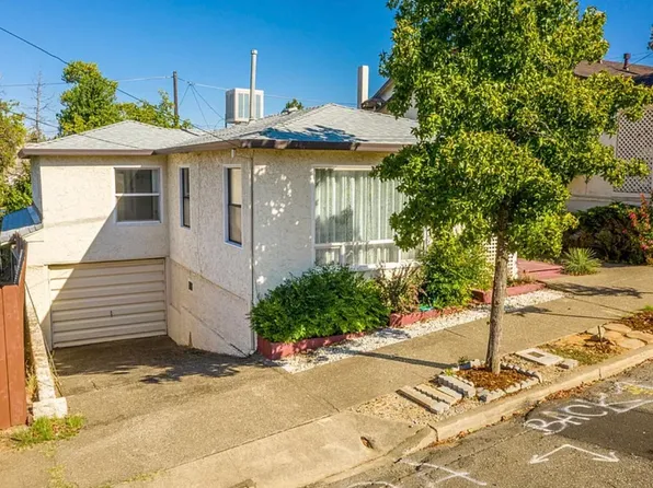 1845 Willis St, Redding, CA 96001