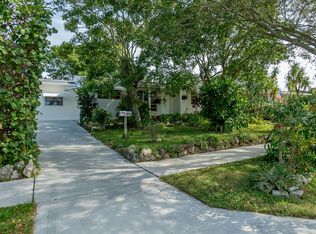 908 Wright Dr, Lake Worth, FL 33461