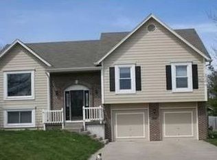 24050 W 57th St, Shawnee, KS 66226