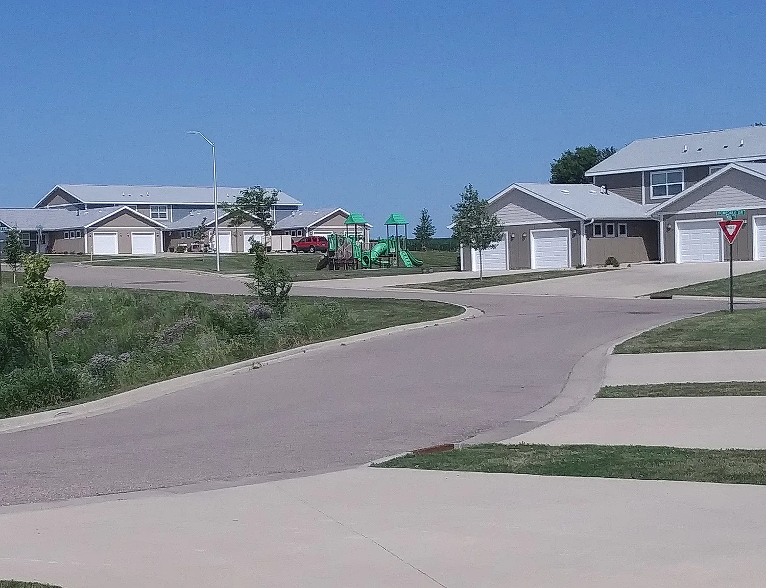 Eagle Ridge Townhomes — Photo 3