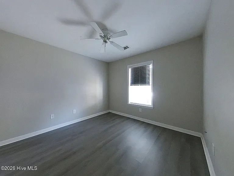 1237 Longpoint Dr — Photo 12