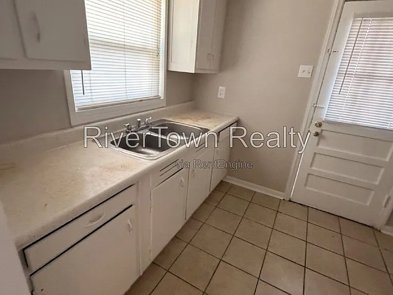 3751 S Barron Cir — Photo 5