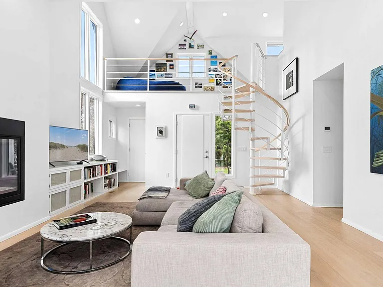 43 Beach Ave — Photo 5