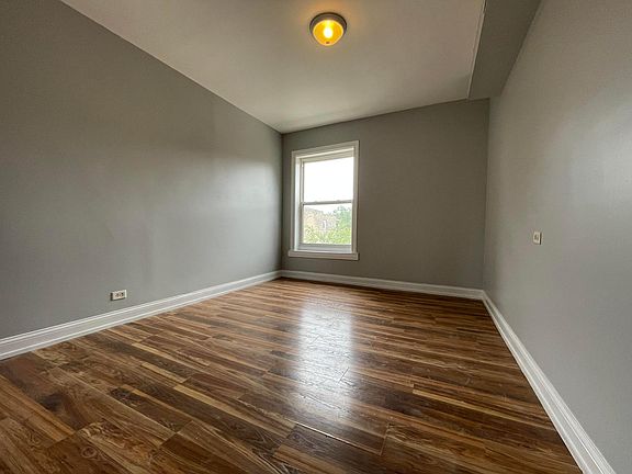 2nd image of 5846 S Calumet Ave #3S