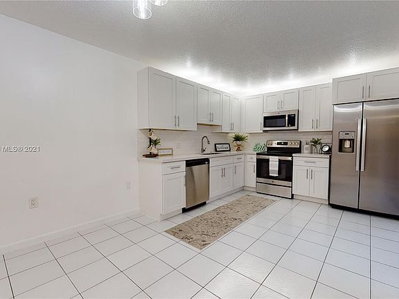 4th image of 162 Heritage Way