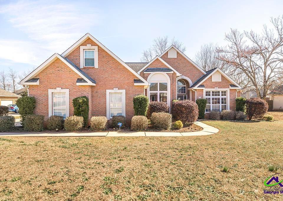 1st image of 208 Twelve Oaks Dr