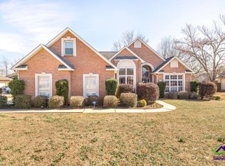 208 Twelve Oaks Dr, Warner Robins, GA 31088