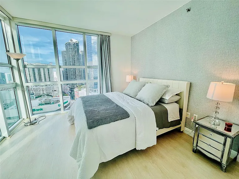 950 Brickell Bay Dr #2601 — Photo 11
