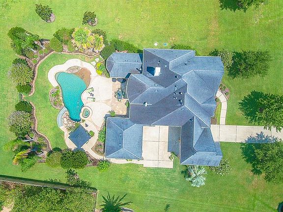 2nd image of 3914 Rockpoint Cir
