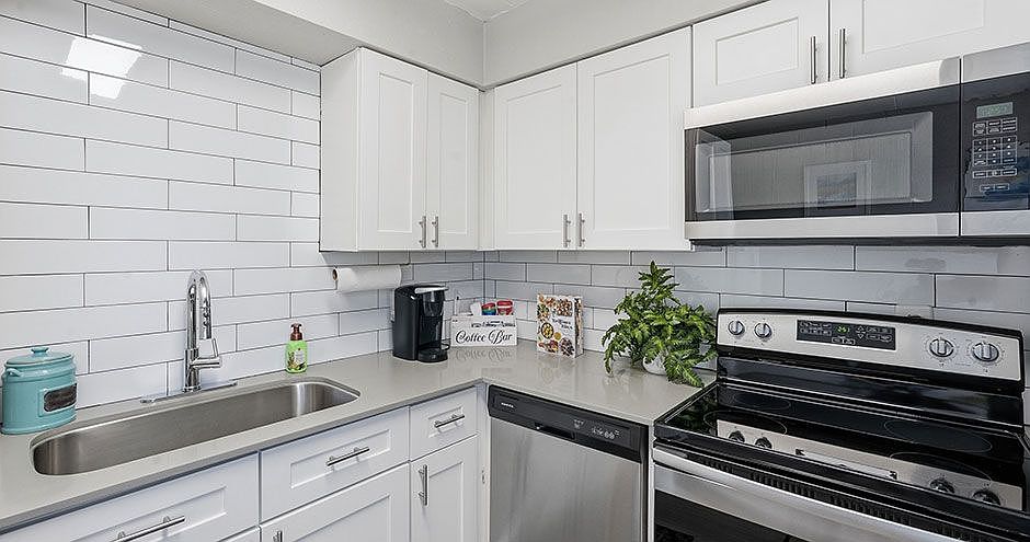 1st image of 615 S Hardy Dr #20