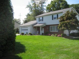 3855 Wellington Dr, Bethlehem, PA 18020