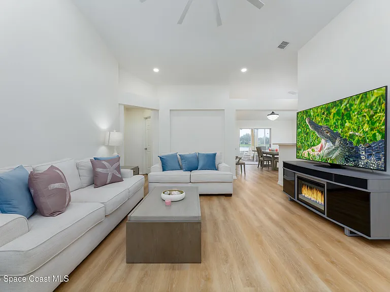 4540 Bellaluna Dr — Photo 9