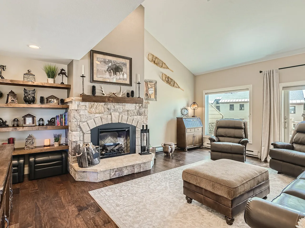 3 bed, 2.5 bath, 1441 sqft, $4,500 — Photo 2
