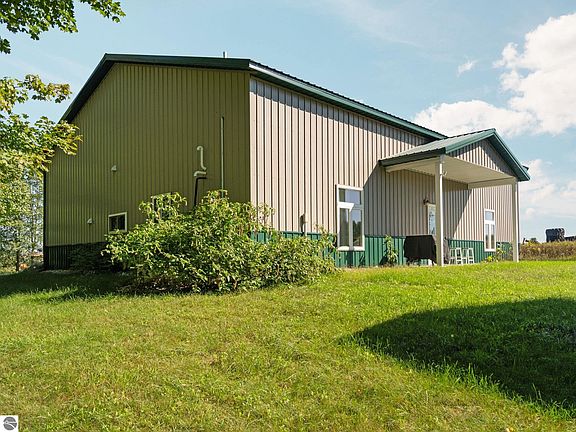 3rd image of 8157 Crisp Rd