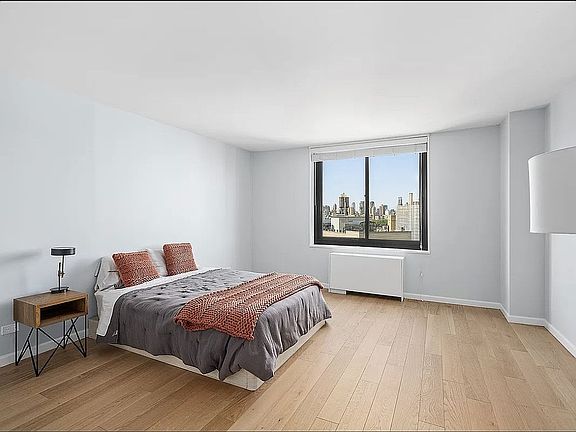 5th image of 40 E 94th St APT 15B