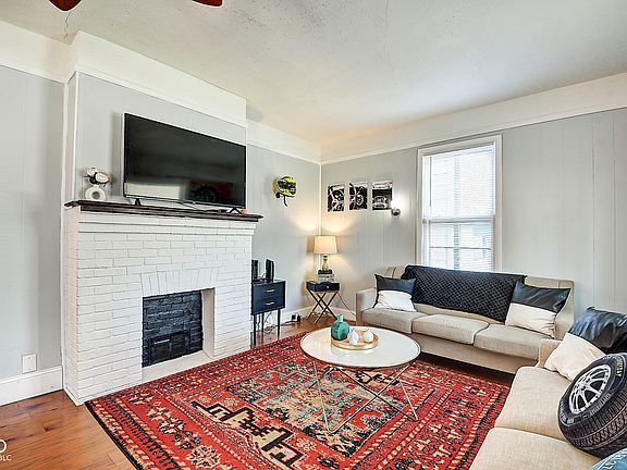 3rd image of 1867 Barth Ave