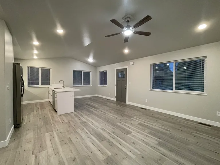 6150 W Karen St #2-4 — Photo 26