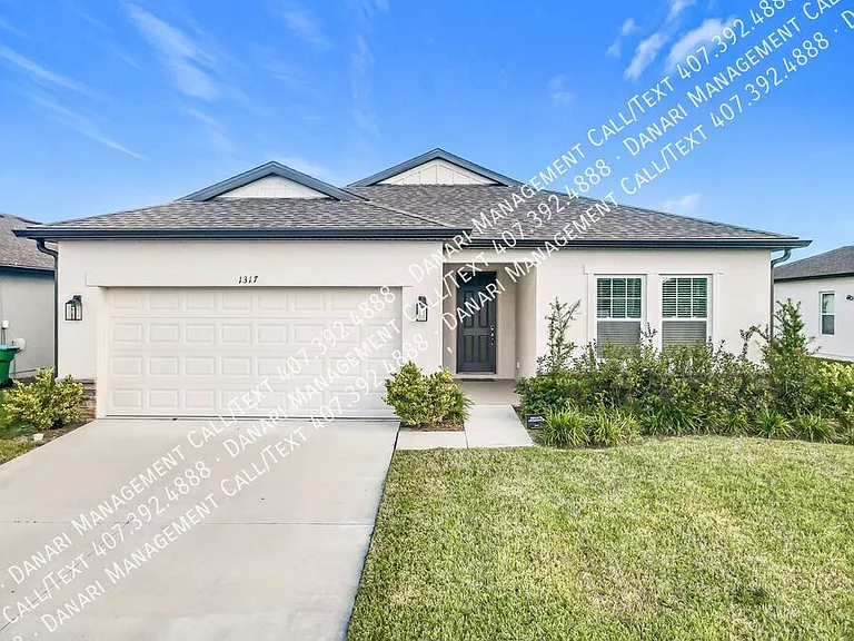 1317 Sterling Pointe Dr — Photo 1