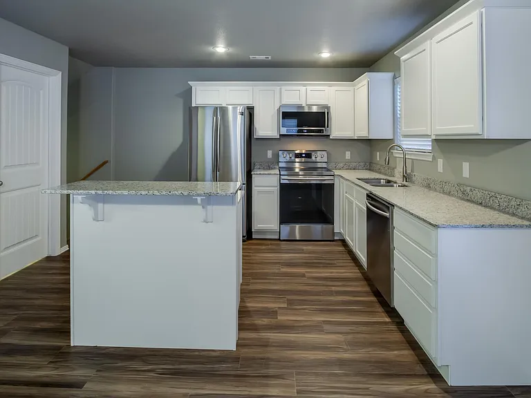2818 W Auburn Dr — Photo 5